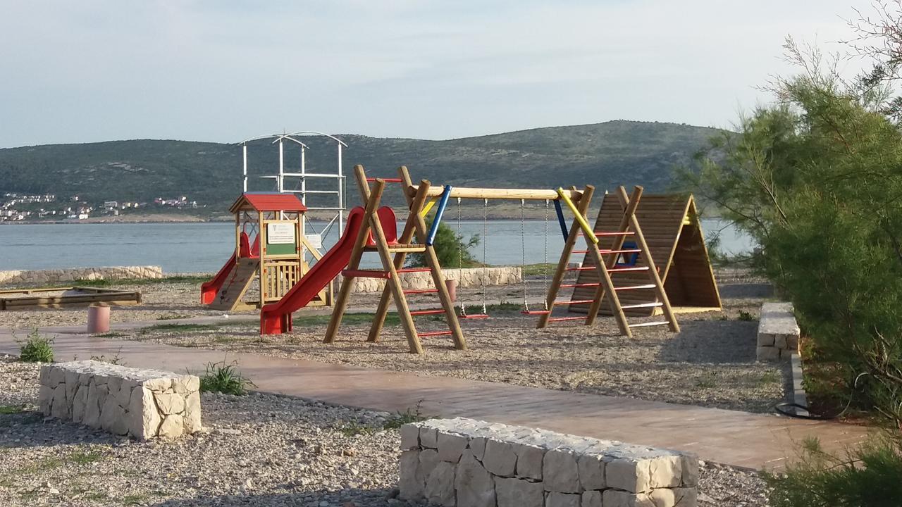 Inga'S Apartment Starigrad Paklenica Exterior photo